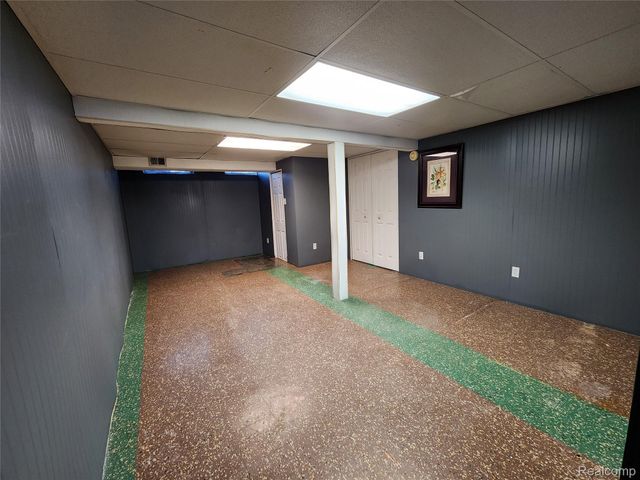 8665 Sterling, Center Line, MI 48015