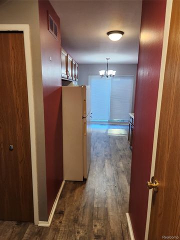 8665 Sterling, Center Line, MI 48015