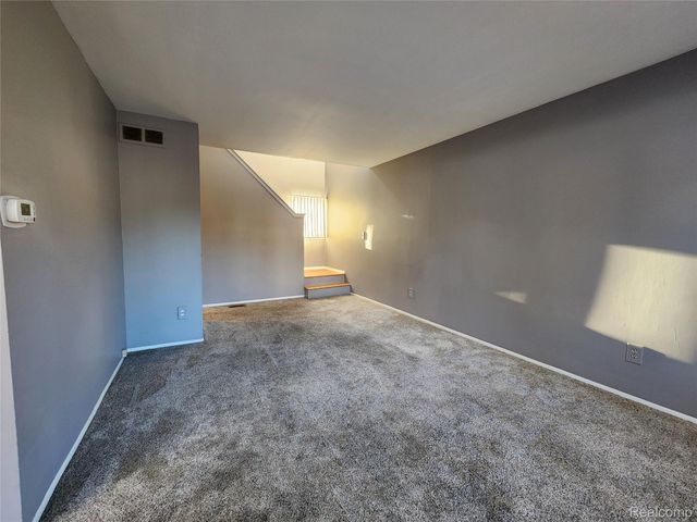 8665 Sterling, Center Line, MI 48015