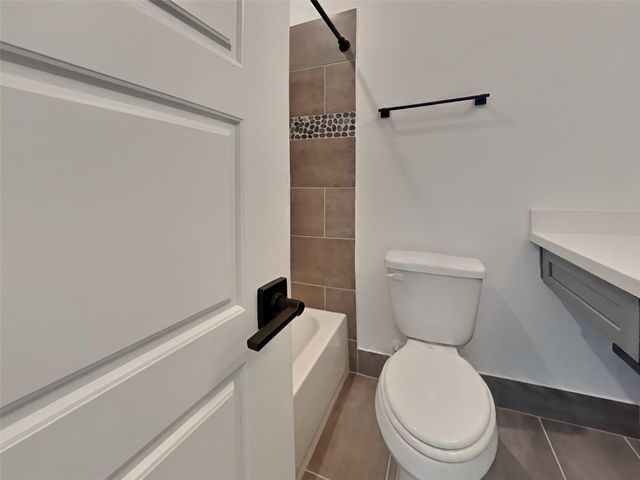 2056 Johanna Drive F, Houston, TX 77055