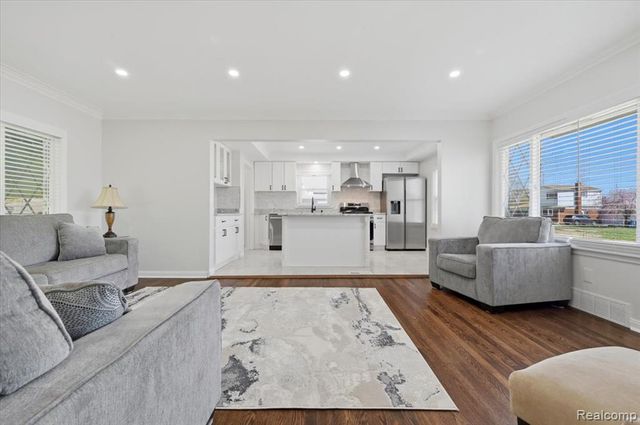 28781 Palomino Drive, Warren, MI 48093