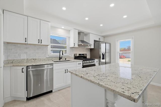 28781 Palomino Drive, Warren, MI 48093