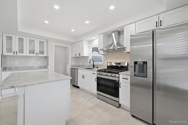 28781 Palomino Drive, Warren, MI 48093