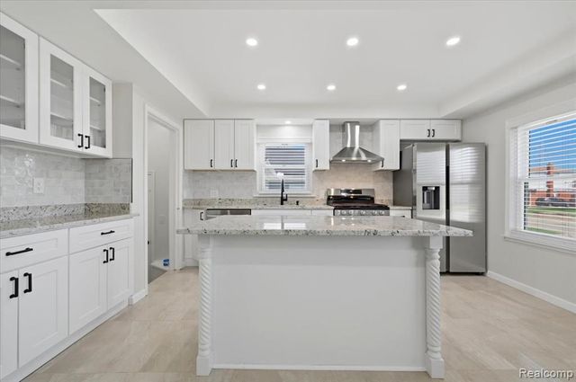 28781 Palomino Drive, Warren, MI 48093