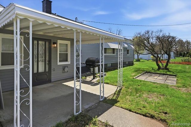 28781 Palomino Drive, Warren, MI 48093