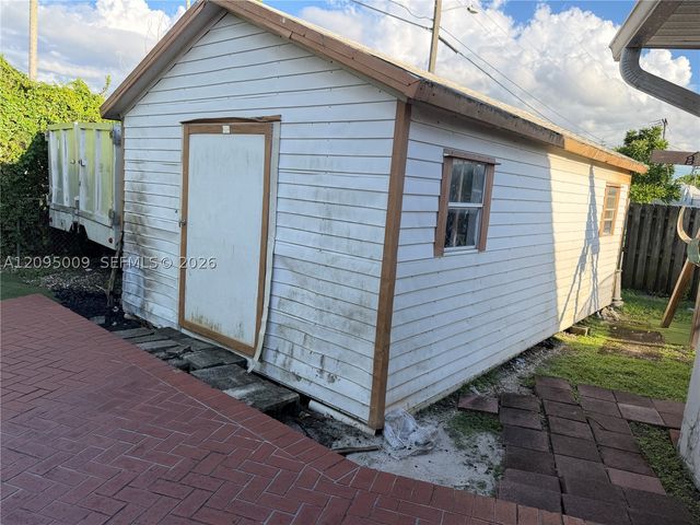1821 SW 92nd Ct, Miami, FL 33165