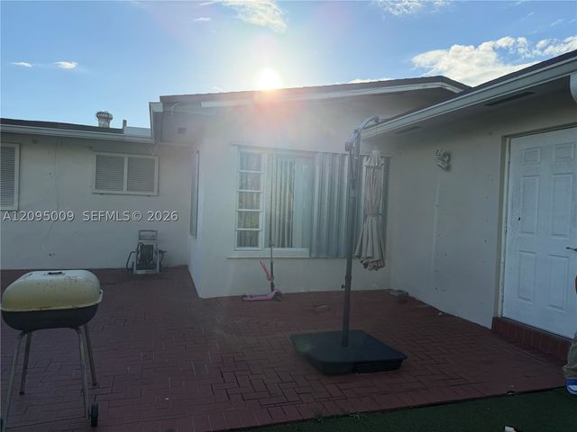 1821 SW 92nd Ct, Miami, FL 33165