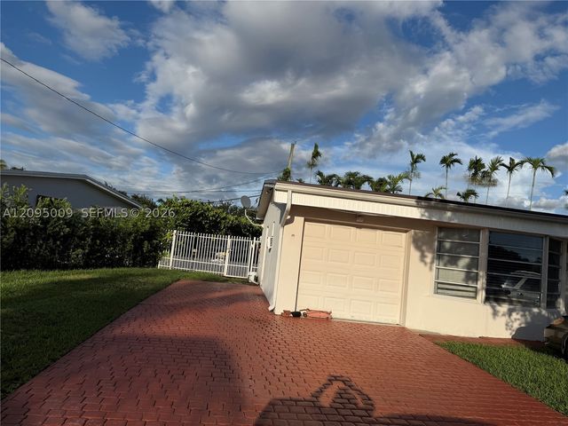 1821 SW 92nd Ct, Miami, FL 33165