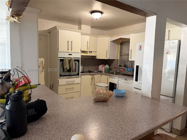 1821 SW 92nd Ct, Miami, FL 33165