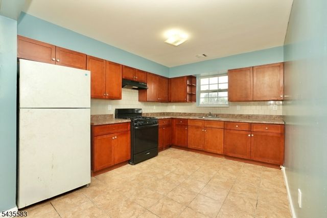 711 S 11Th St, Newark City, NJ 07103