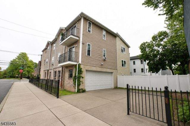 711 S 11Th St, Newark City, NJ 07103