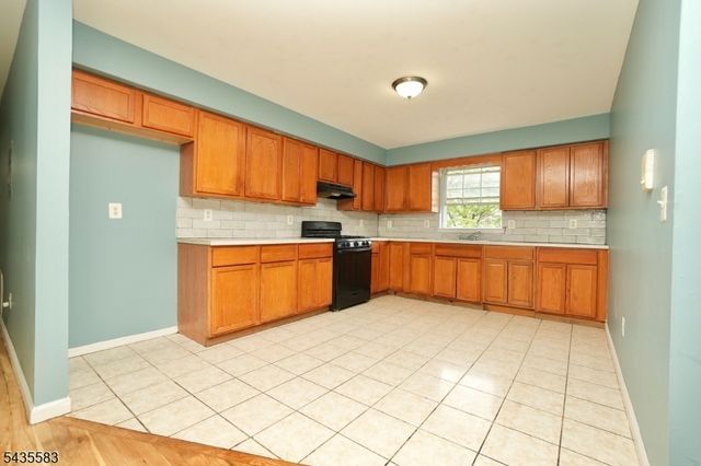 711 S 11Th St, Newark City, NJ 07103