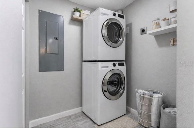 8412 WESTRIDGE DRIVE, Tampa, FL 33615