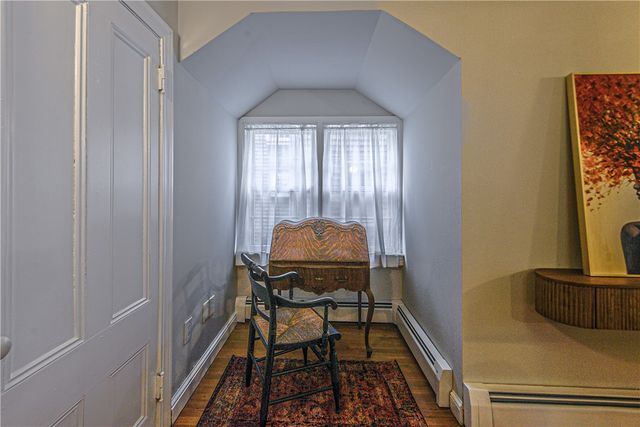 7 Mt. Vernon Street 1, Newport, RI 02840