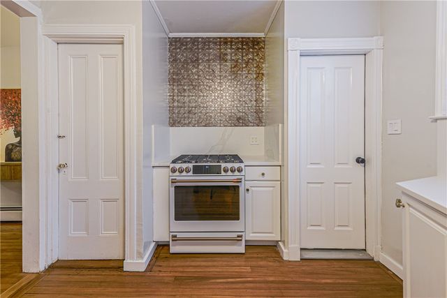 7 Mt. Vernon Street 1, Newport, RI 02840