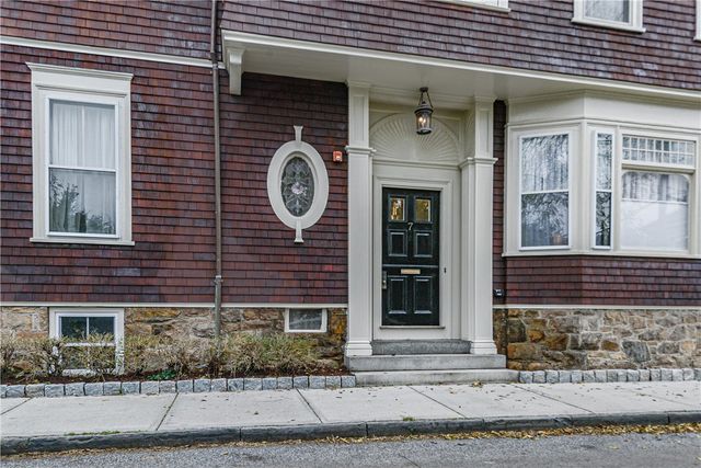 7 Mt. Vernon Street 1, Newport, RI 02840