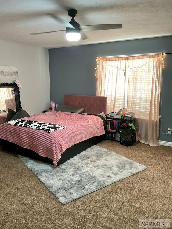 Image 16 of property listing at 2987 Glenn Cove Court, Ammon, ID 83406