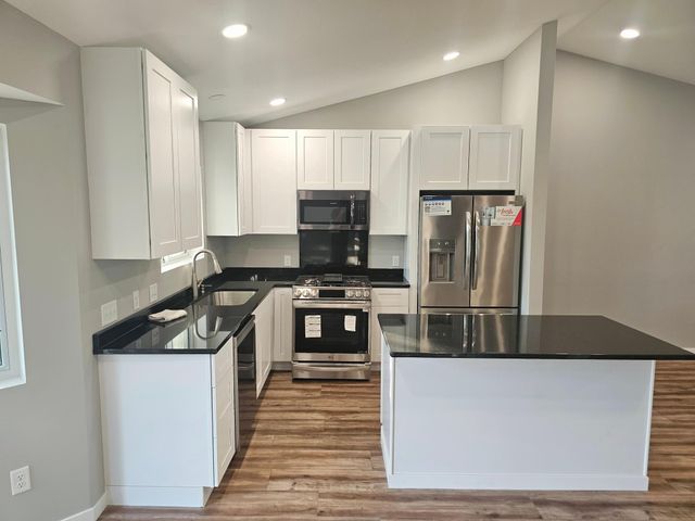 9625 Sheridan Avenue N, Brooklyn Park, MN 55444