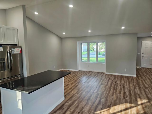 9625 Sheridan Avenue N, Brooklyn Park, MN 55444