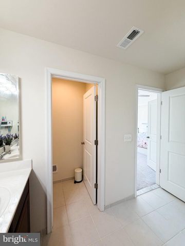 42369 ALDER FOREST TER, Sterling, VA 20166