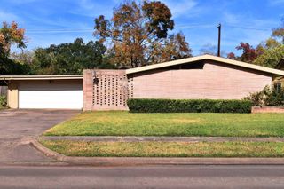5126 Beechnut Street, Houston, TX 77096