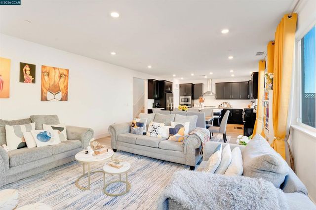 812 Hardcastle Rd, Oakley, CA 94561