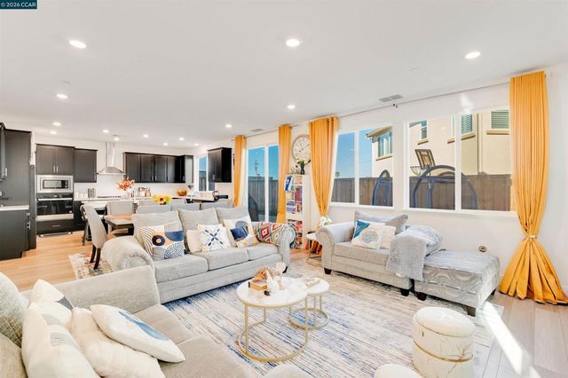 812 Hardcastle Rd, Oakley, CA 94561