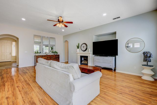 3350 W Stewart Avenue, Visalia, CA 93291