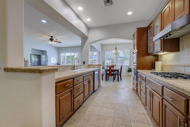 3350 W Stewart Avenue, Visalia, CA 93291