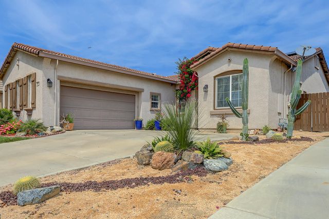 3350 W Stewart Avenue, Visalia, CA 93291