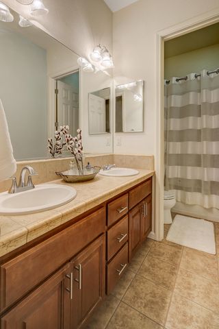 3350 W Stewart Avenue, Visalia, CA 93291