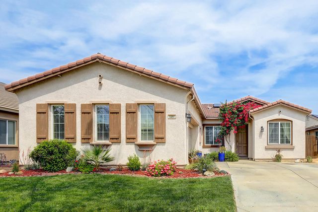 3350 W Stewart Avenue, Visalia, CA 93291