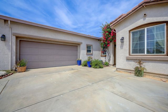 3350 W Stewart Avenue, Visalia, CA 93291