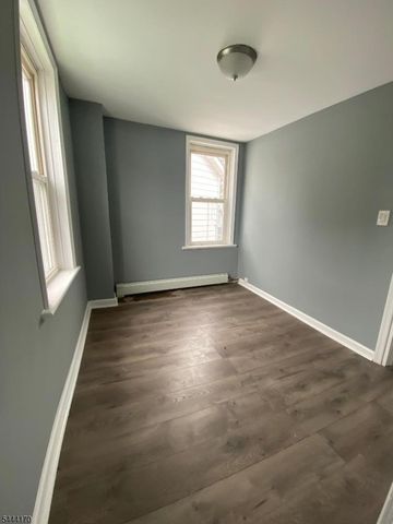 9 Lewis St, Phillipsburg Town, NJ 08865