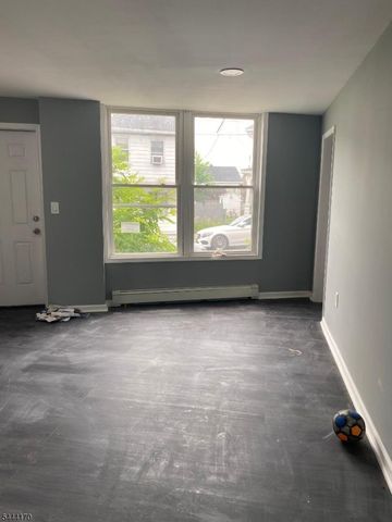 9 Lewis St, Phillipsburg Town, NJ 08865
