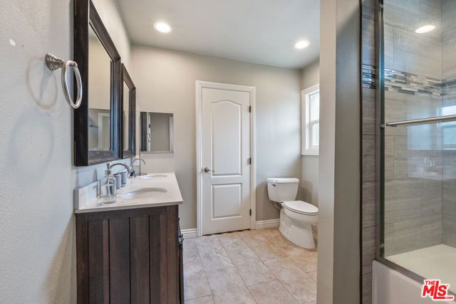 9509 Jellico Avenue, Northridge (los Angeles), CA 91325