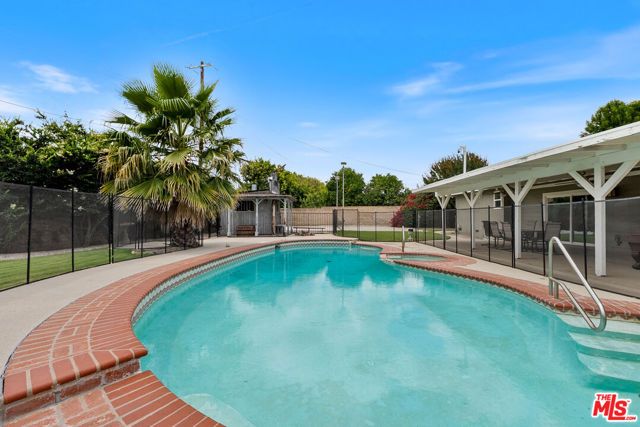 9509 Jellico Avenue, Northridge (los Angeles), CA 91325