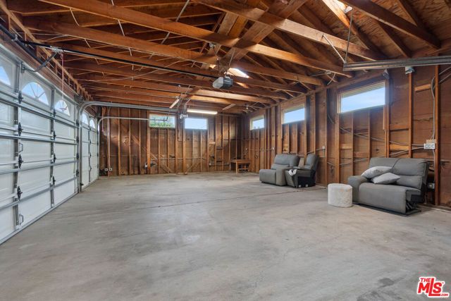 9509 Jellico Avenue, Northridge (los Angeles), CA 91325