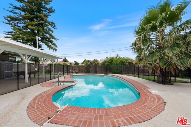 9509 Jellico Avenue, Northridge (los Angeles), CA 91325