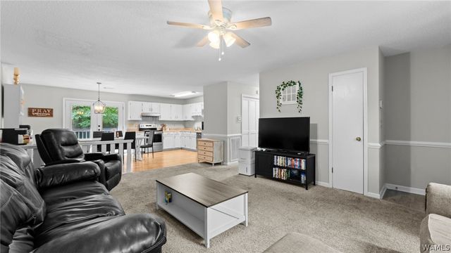 2703 Colonial NE, Tuscaloosa, AL 35404