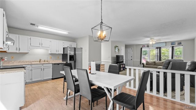 2703 Colonial NE, Tuscaloosa, AL 35404