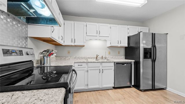 2703 Colonial NE, Tuscaloosa, AL 35404