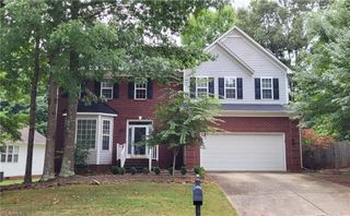 8 Holly Springs Lane, Greensboro, NC 27455
