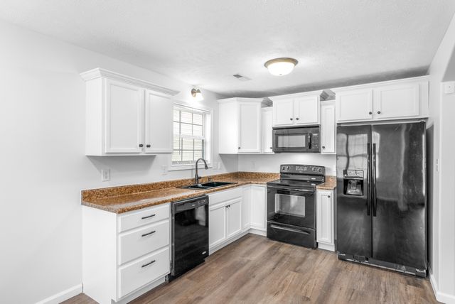 1959 General Neyland Dr, Clarksville, TN 37042