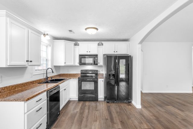 1959 General Neyland Dr, Clarksville, TN 37042