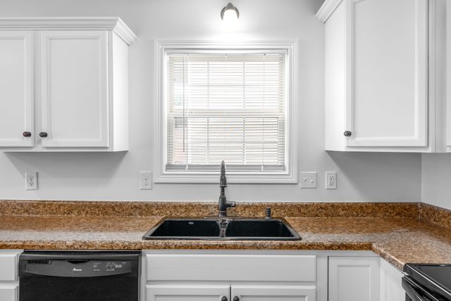 1959 General Neyland Dr, Clarksville, TN 37042