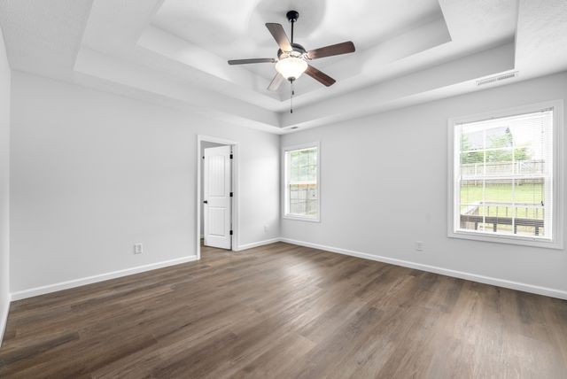 1959 General Neyland Dr, Clarksville, TN 37042