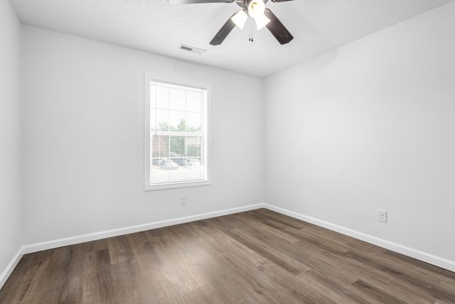 1959 General Neyland Dr, Clarksville, TN 37042