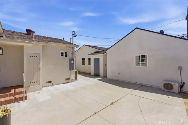 2155 Euclid Avenue, Long Beach, CA 90815