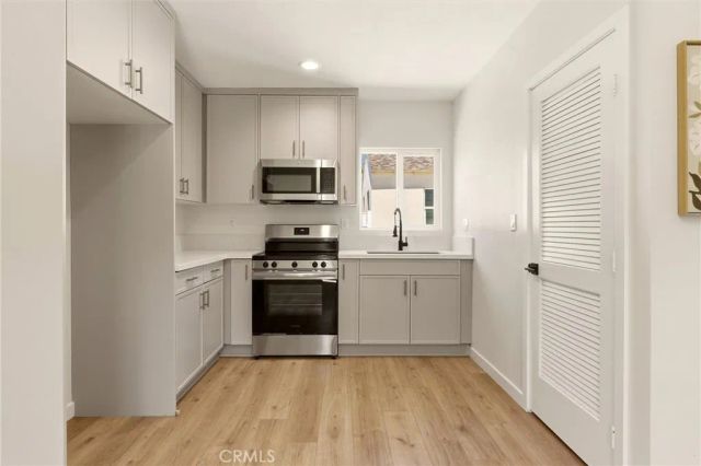 2155 Euclid Avenue, Long Beach, CA 90815